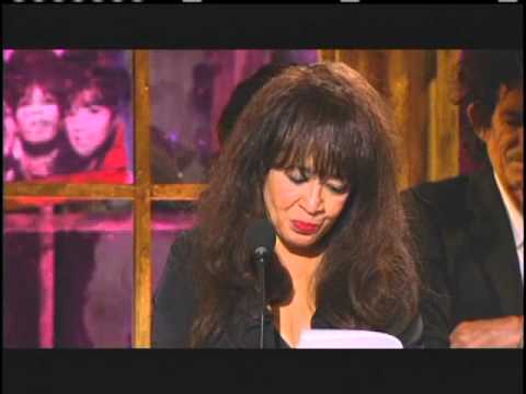 Ronettes accept award Rock and Roll Hall of Fame Inductions 2007