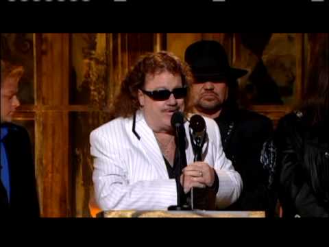 Lynyrd Skynyrd accept award Rock and Roll Hall of Fame inductions 2006