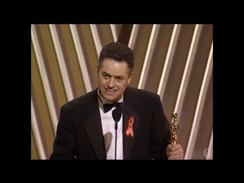 Jonathan Demme Wins Best Directing: 1992 Oscars