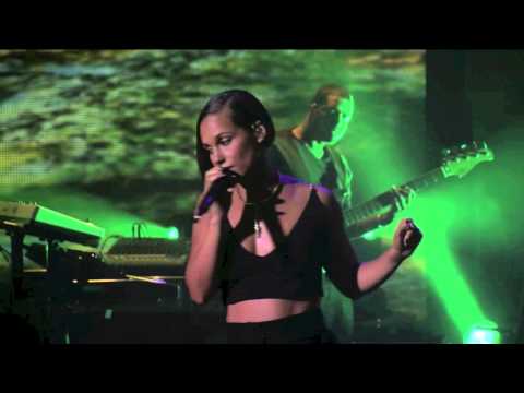 Alicia Keys - You Don&#039;t Know My Name (Live at iTunes Festival 2012)