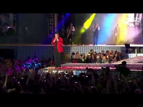 Robbie Williams - Candy - Summertime Ball 2013