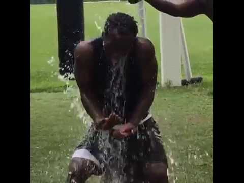 Michael Essien does Ice Bucket Challenge