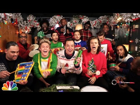 Jimmy Fallon, One Direction &amp; The Roots: &quot;Santa Claus Is Coming To Town&quot; (Classroom Instruments)