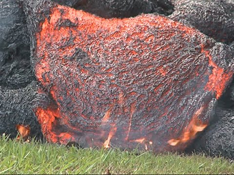 Raw: Lava Stalls Short of Main Road in Hawaii