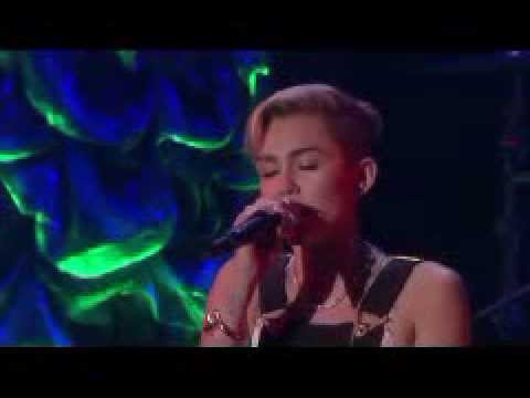 Miley Cyrus Performs &#039;We Can&#039;t Stop&#039; on Ellen show