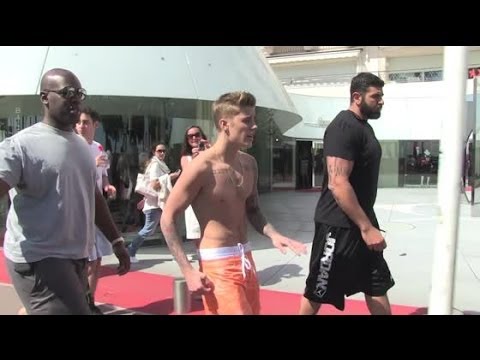 Justin Bieber Will Face &#039;Criminal Vandalism&#039; Charges In Egg-Throwing Incident | Splash News TV