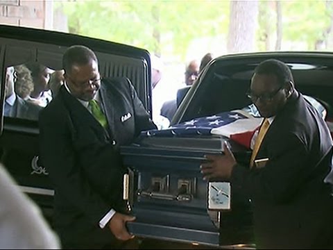 Raw: Mourners Arrive for Walter Scott Funeral