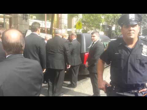 New York Post video of Joan Rivers&#039; casket being carried into a hearse