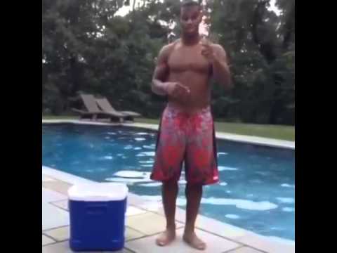 Victor Cruz does Ice Bucket Challenge