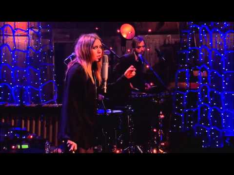 Lykke Li - Dance Dance Dance (MTV Unplugged)