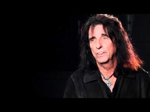 2011 Hall of Fame Inductee Alice Cooper Discusses Laura Nyro