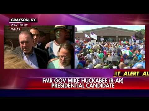 Huckabee: I would go to jail in Kim Davis&#039; place.