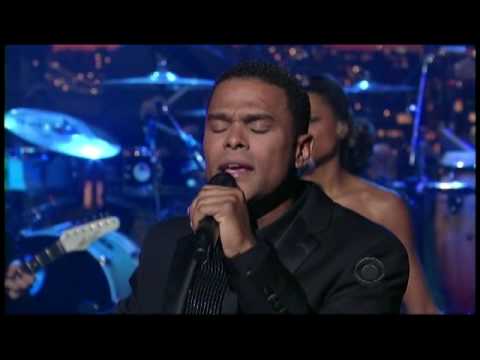 Maxwell - &quot;Pretty Wings&quot; on Letterman 7/10 (TheAudioPerv.com)