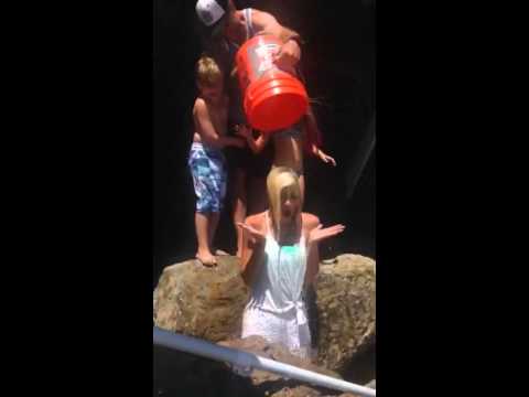 Tori Spelling Ice Bucket Challenge