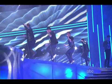 BackStreet Boys &amp; New Kids On The Block = NKOTBSB (Performance In American Music Awards 2010)