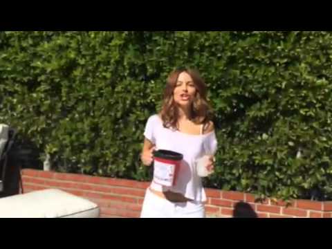 Maria Menounos&#039; #ALS Ice Bucket Challenge per Vince McMahon