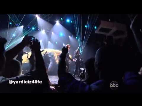 Justin Bieber performing Take You at the 2013 Billboard Music Awards!