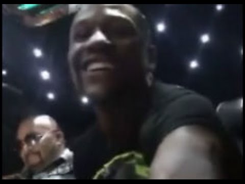 FLOYD MAYWEATHER SAYS MCGREGOR &quot;QUIT LIKE A BITCH&quot; IN LOSS TO NATE DIAZ; LAUGHS LOOKING FOR REPLAY