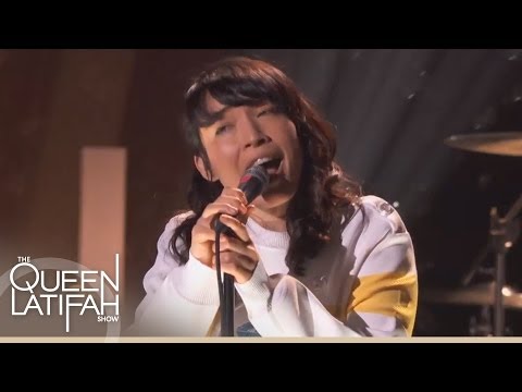 Little Dragon Performs &quot;Paris&quot;