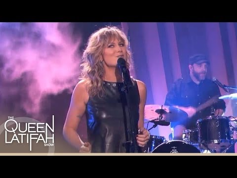 Jennifer Nettles Performs &quot;Falling&quot; on The Queen Latifah Show