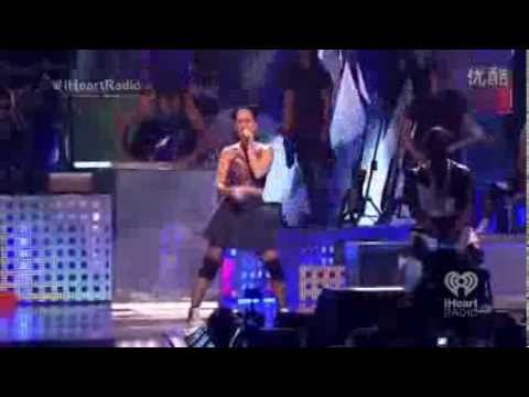 Katy Perry - Dark Horse feat. Juicy J (Live @ iHeartRadio Music Festival 2013)